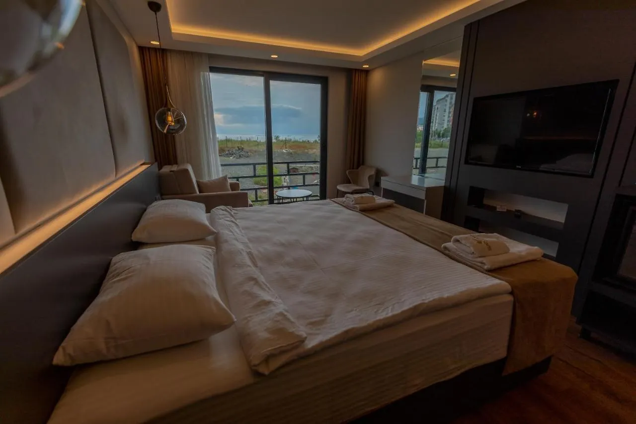 מלון טראבזון Santana Otel